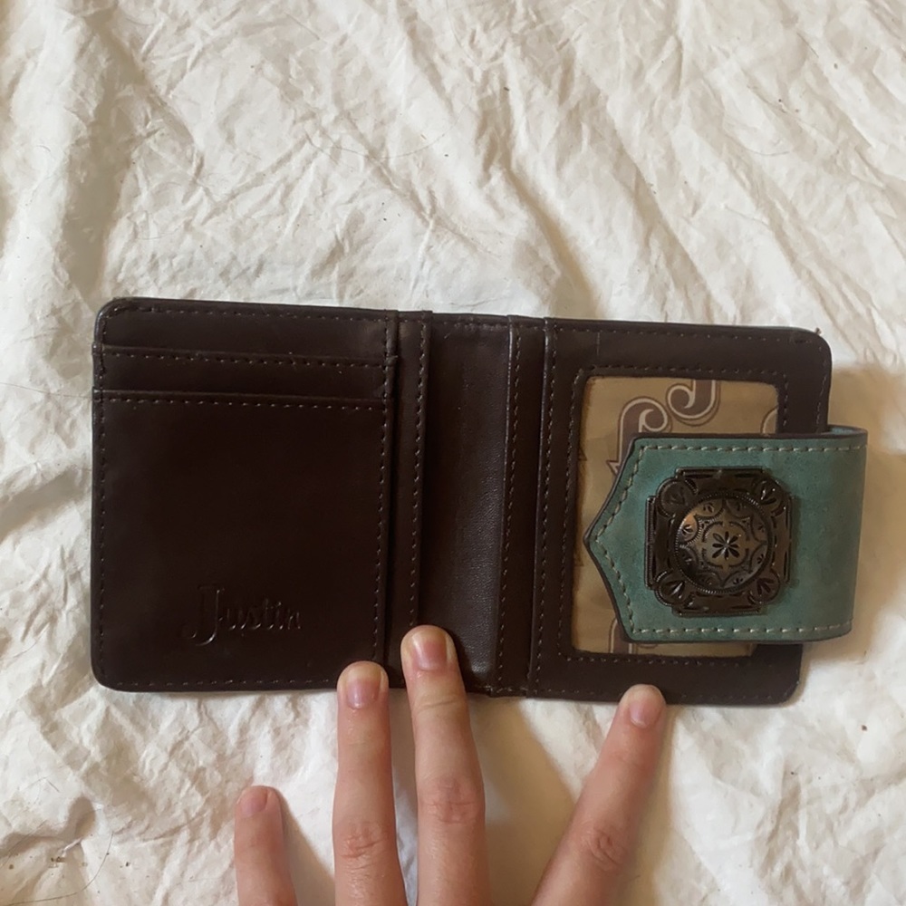 Justin Wallet - Picture 2 of 3